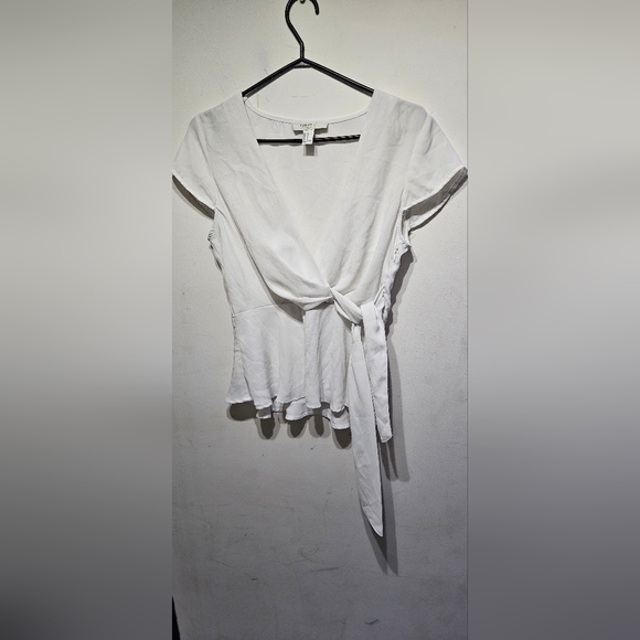 Forever 21 Wrap Around - Picture 3 of 4